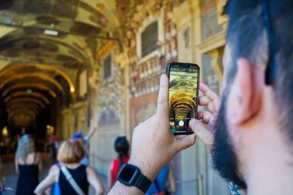 Archiginnasio guided tour and wine tasting