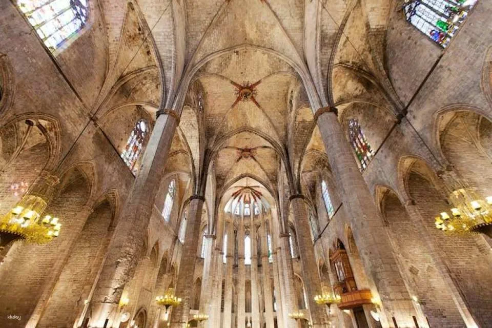 Santa María del Mar Guided Tour Through the Interior and Terraces
