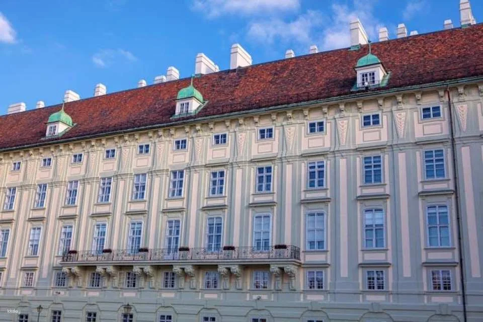 Skip-the-Line Sisi Museum, Hofburg and Gardens Tour Vienna in French