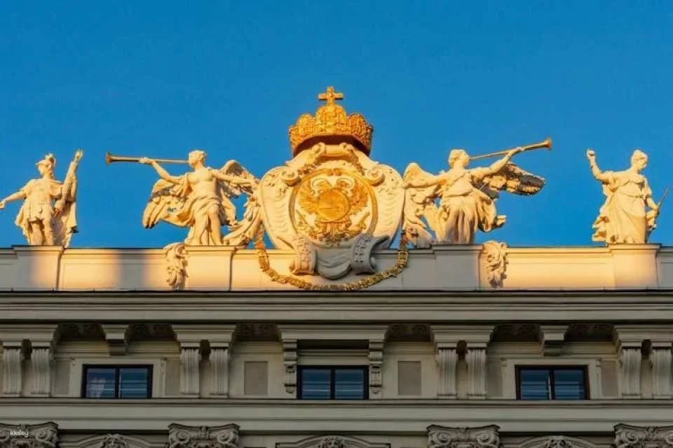 Skip-the-Line Sisi Museum, Hofburg and Gardens Tour Vienna in French