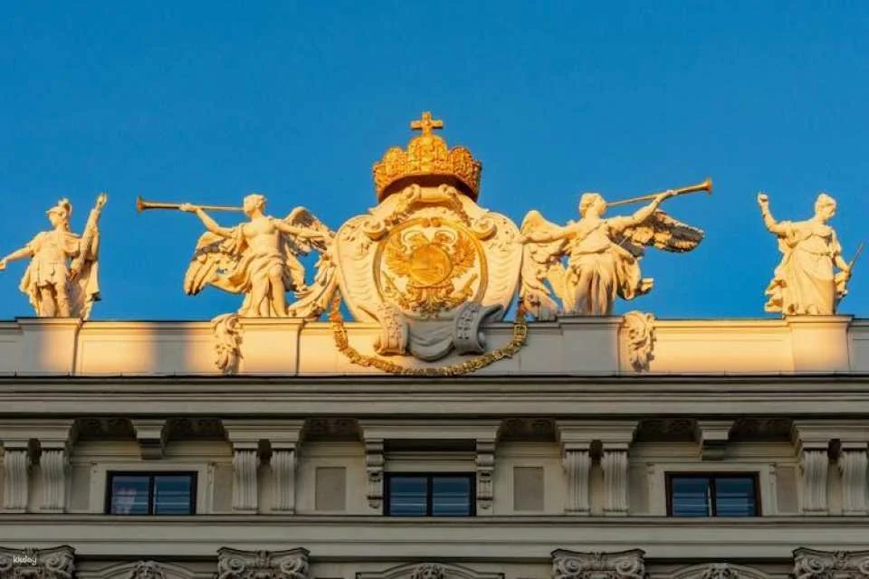 Skip-the-Line Sisi Museum, Hofburg and Gardens Tour Vienna in French