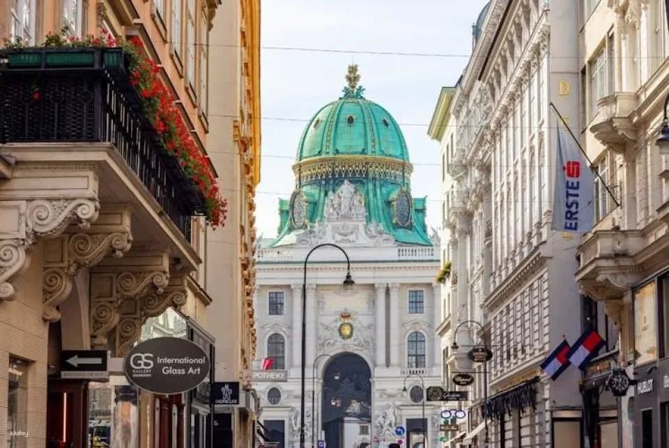 Skip-the-Line Sisi Museum, Hofburg and Gardens Tour Vienna in French