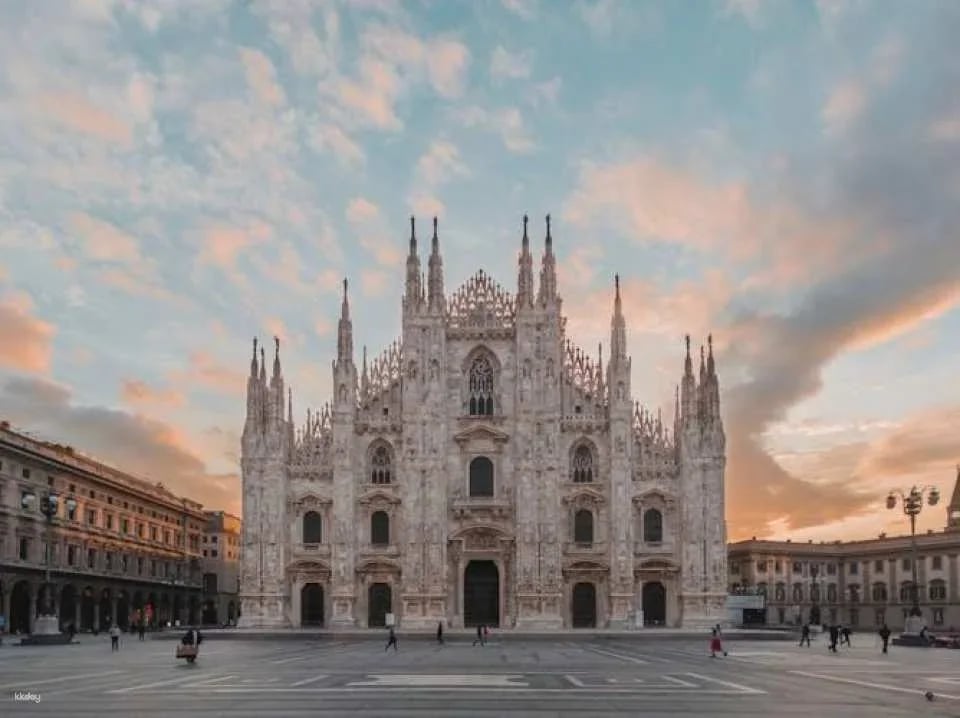 Milan Night Tour by Open Bus