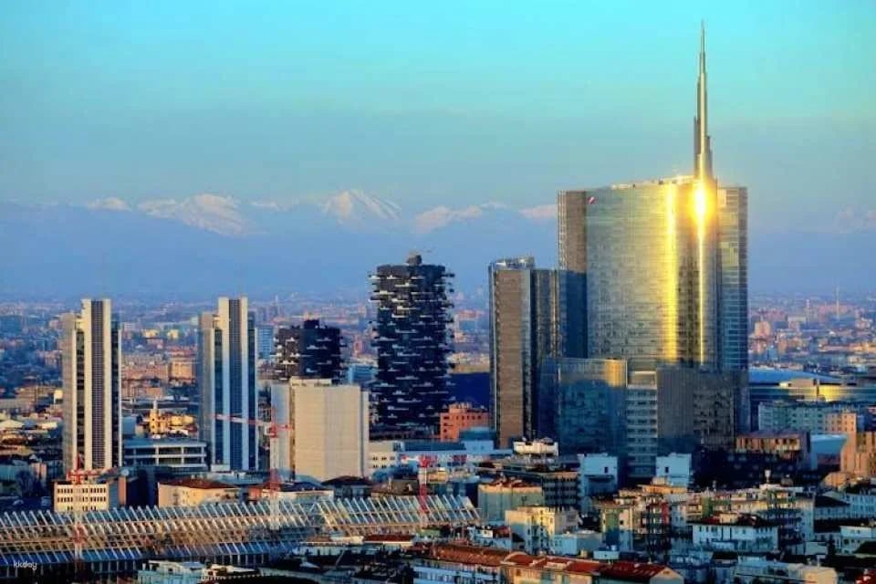 Milan Night Tour by Open Bus