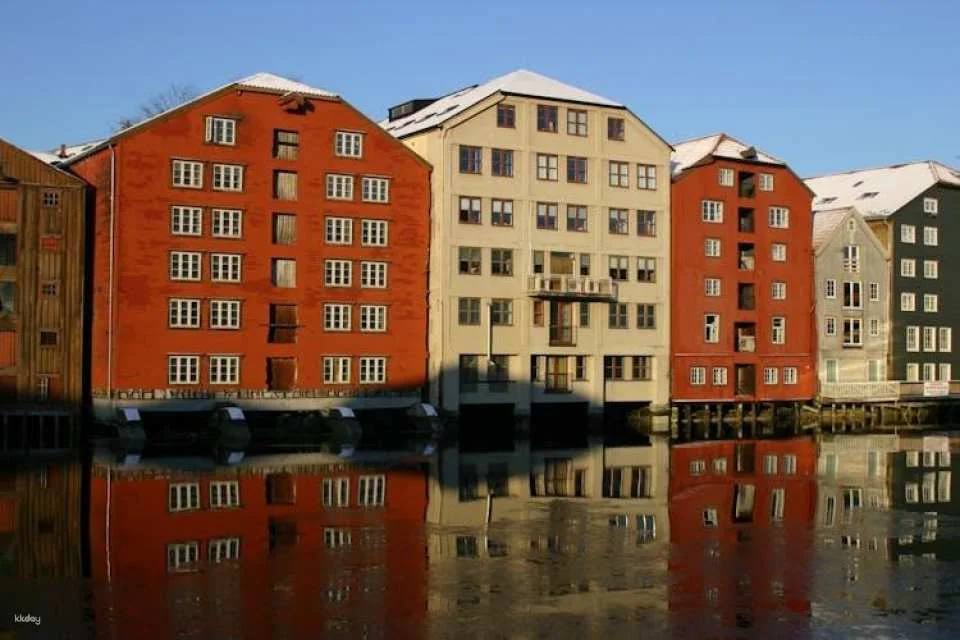 Self-guided tour of Norway's coastal cities with GPS audio guide
