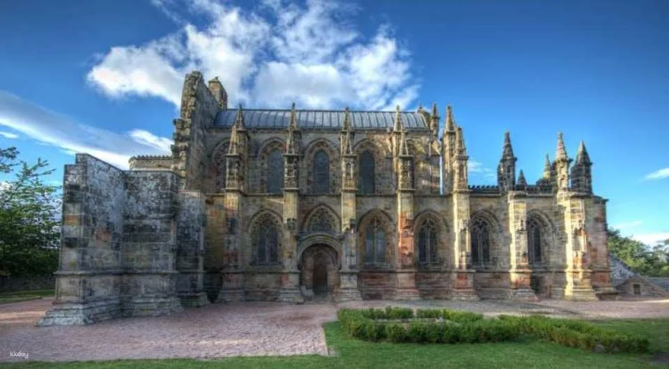 Rosslyn Chapel and Scottish Borders small-group day tour