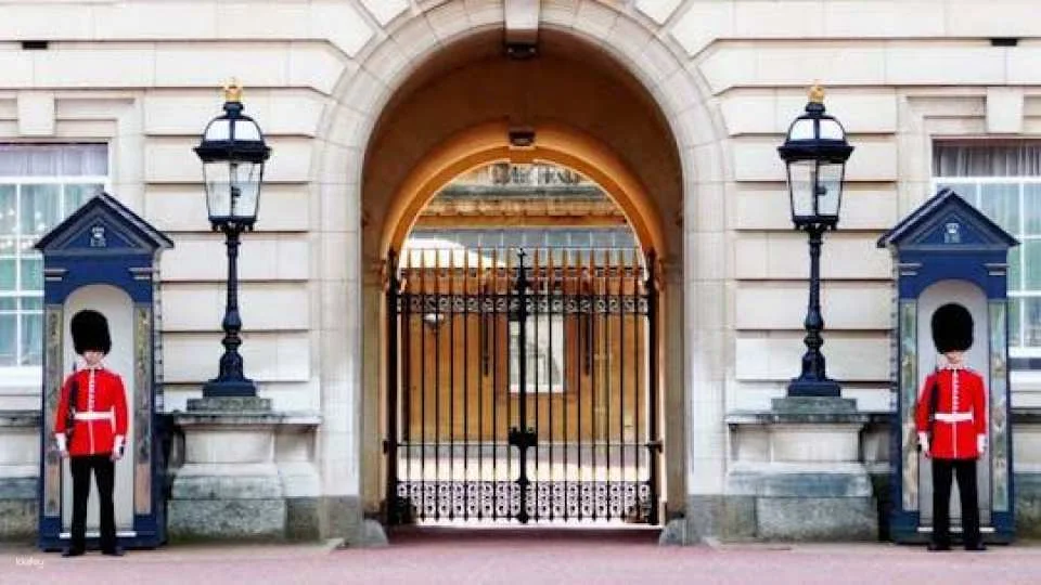 Royal London tour with Changing of Guard and optional river cruise (611885)