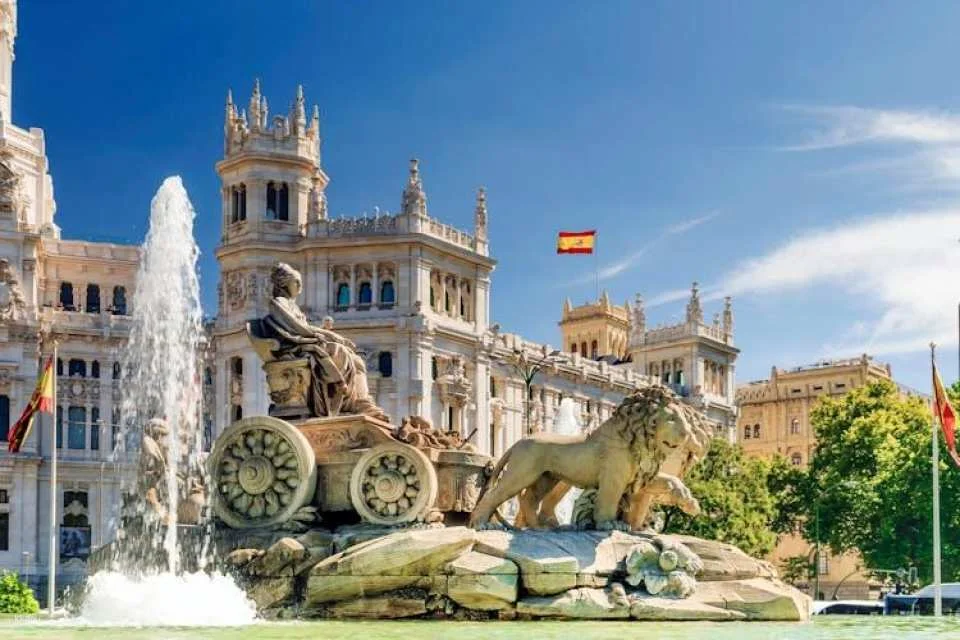 Madrid cultural pass with Royal Palace and museum entries