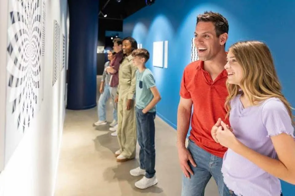 Entrance tickets to the Museum of Illusions in Valencia