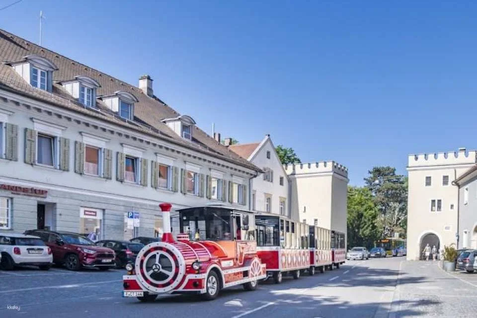 Regensburg City Tour with the Bimmelbahn Departure from Cathedral Square