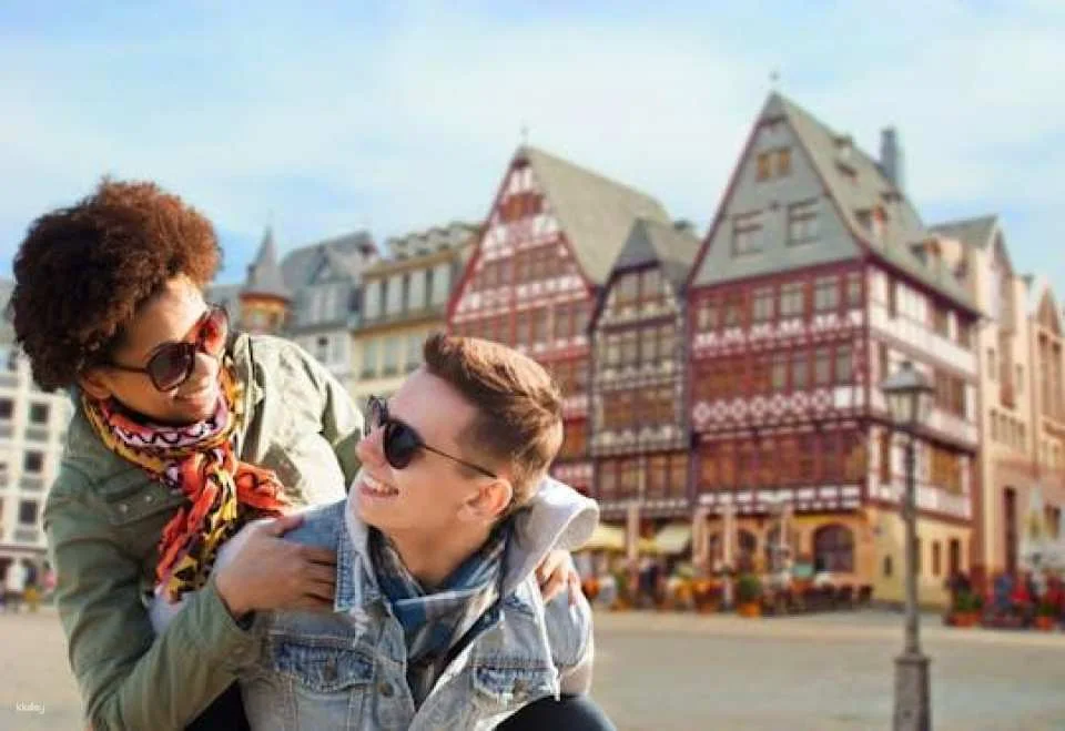Heritage of Frankfurt private walking tour for couples (612138)
