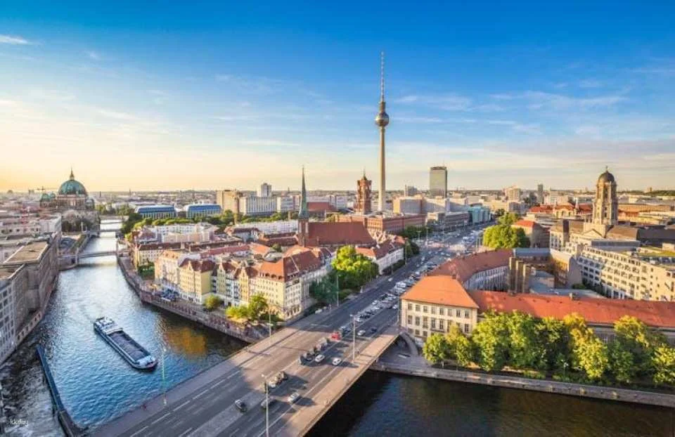 Heritage of Frankfurt private walking tour for couples
