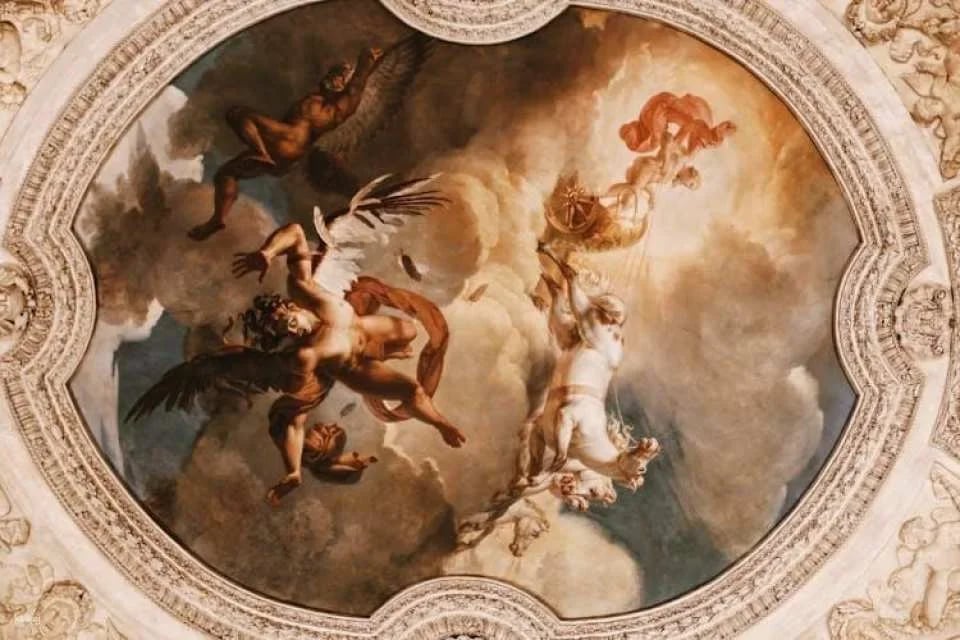 Louvre Museum Private Guided Tour with Reserved Entry