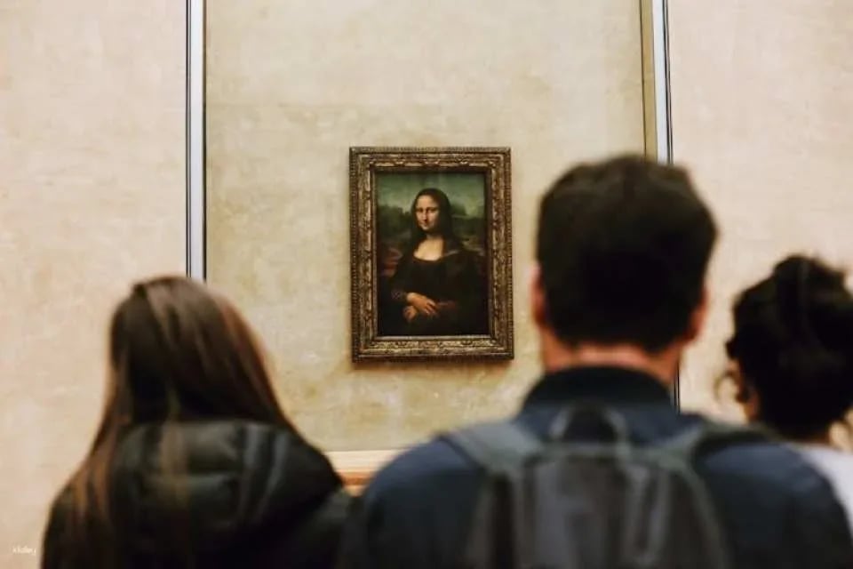 Louvre Museum Private Guided Tour with Reserved Entry