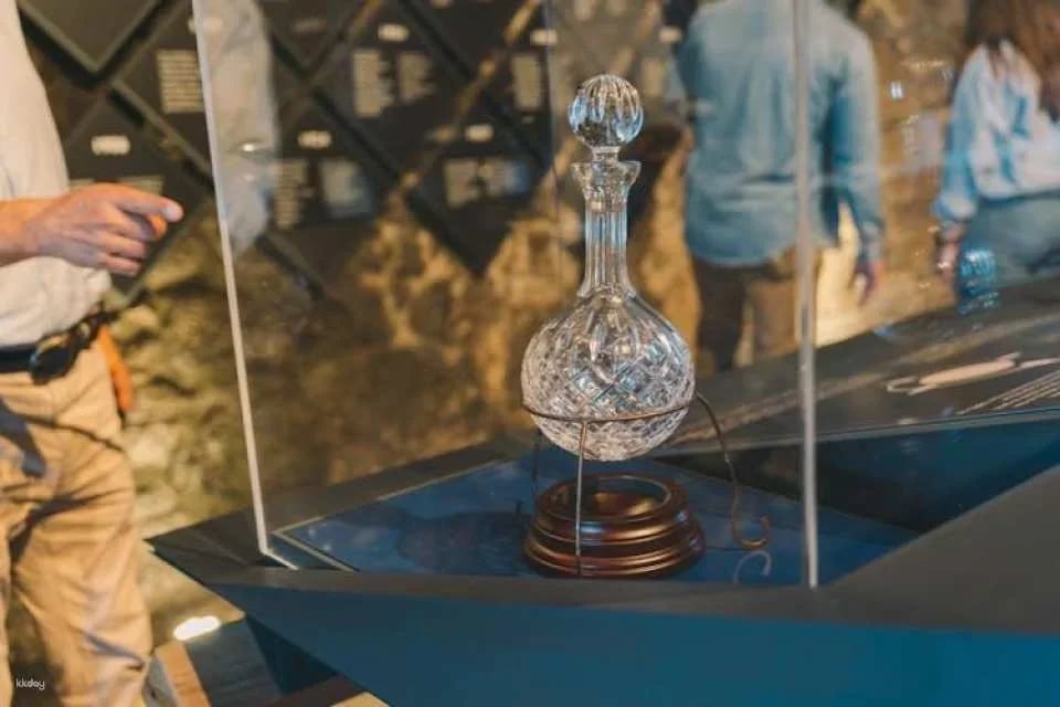 Port Wine Cellar Tour, Tasting and Fado Show at Fonseca