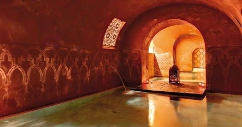Alhambra Guided Tour with Entry to Arab Baths in Granada
