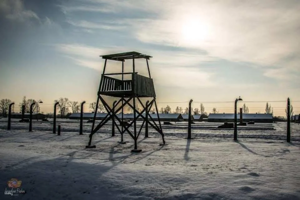 Auschwitz-Birkenau Spanish Guided Tour with Hotel Pick-Up