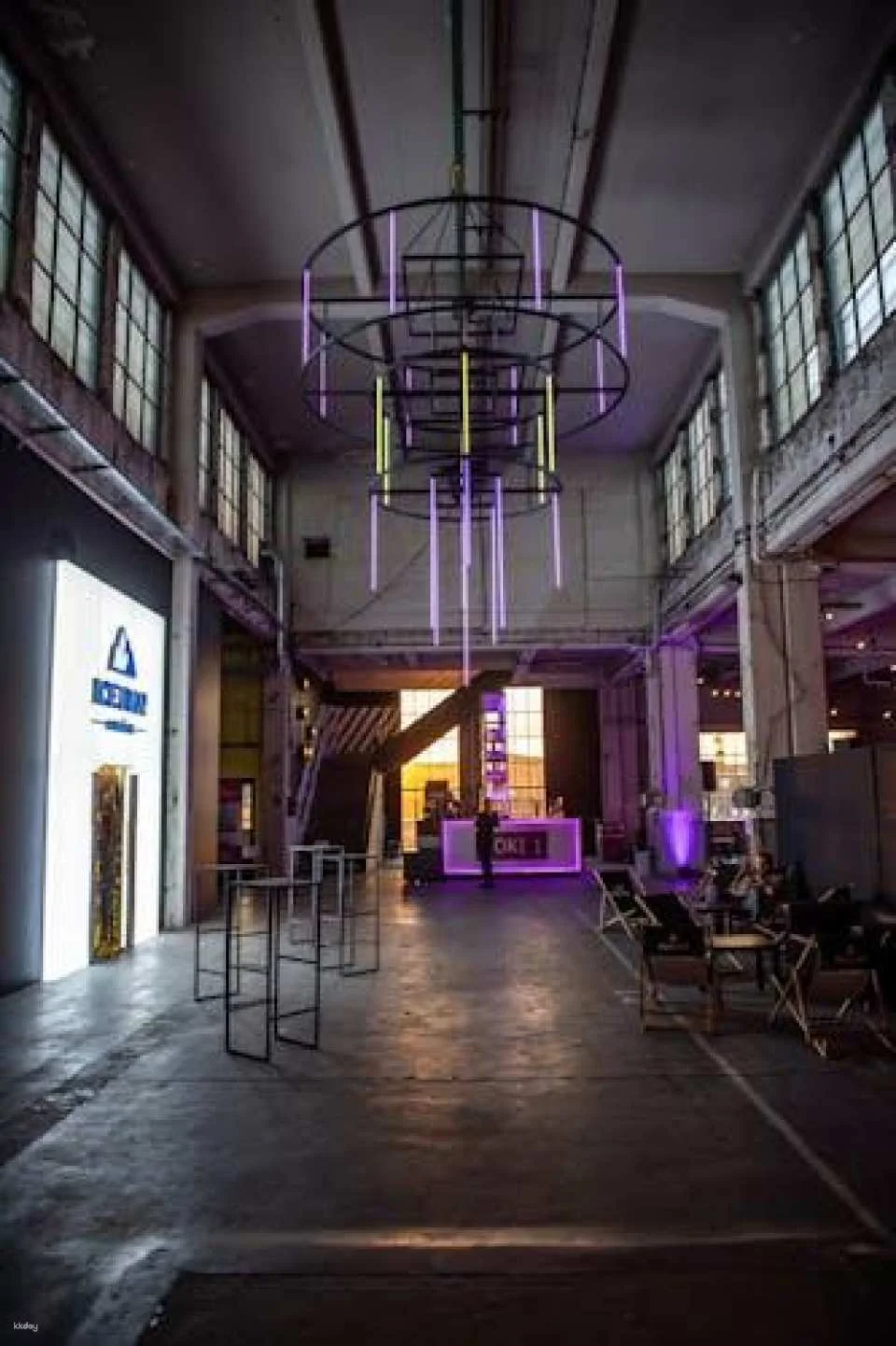 Gdańsk ice bar experience with cocktails and games