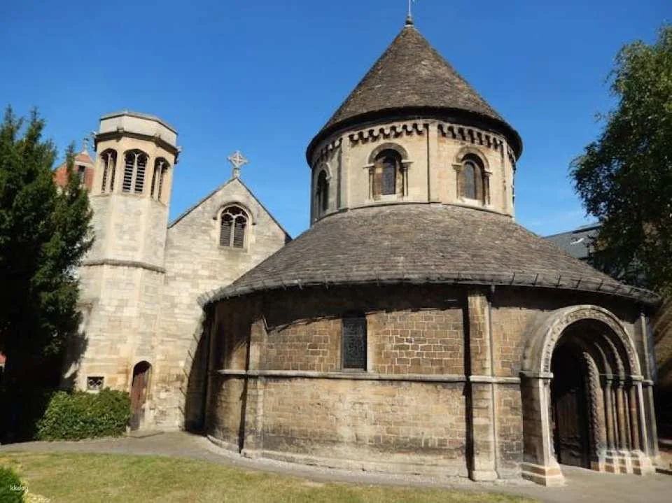 Take in Cambridge Colleges classic sights on a self-guided audio tour