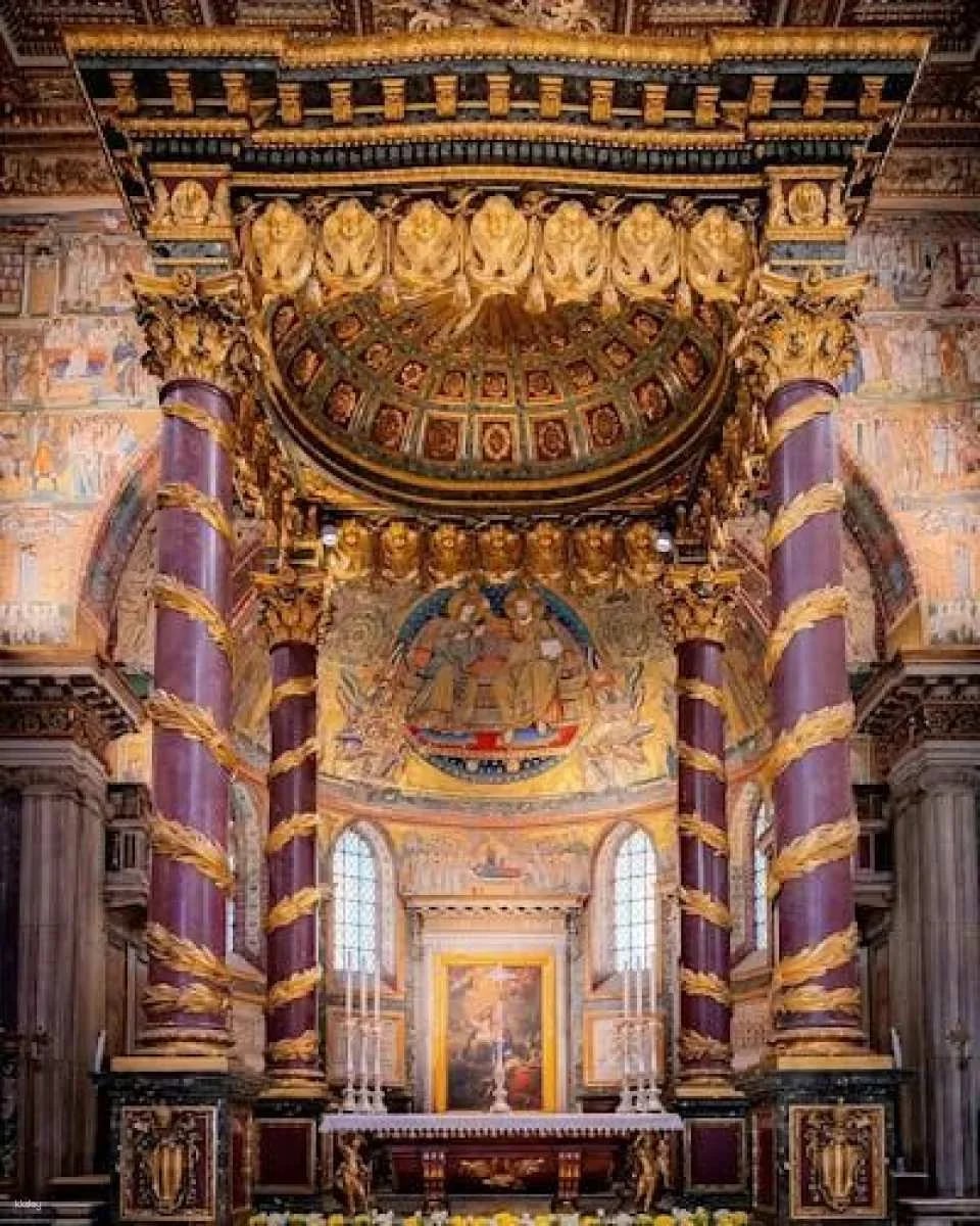 Santa Maria Maggiore and Liberian Museum small group tour