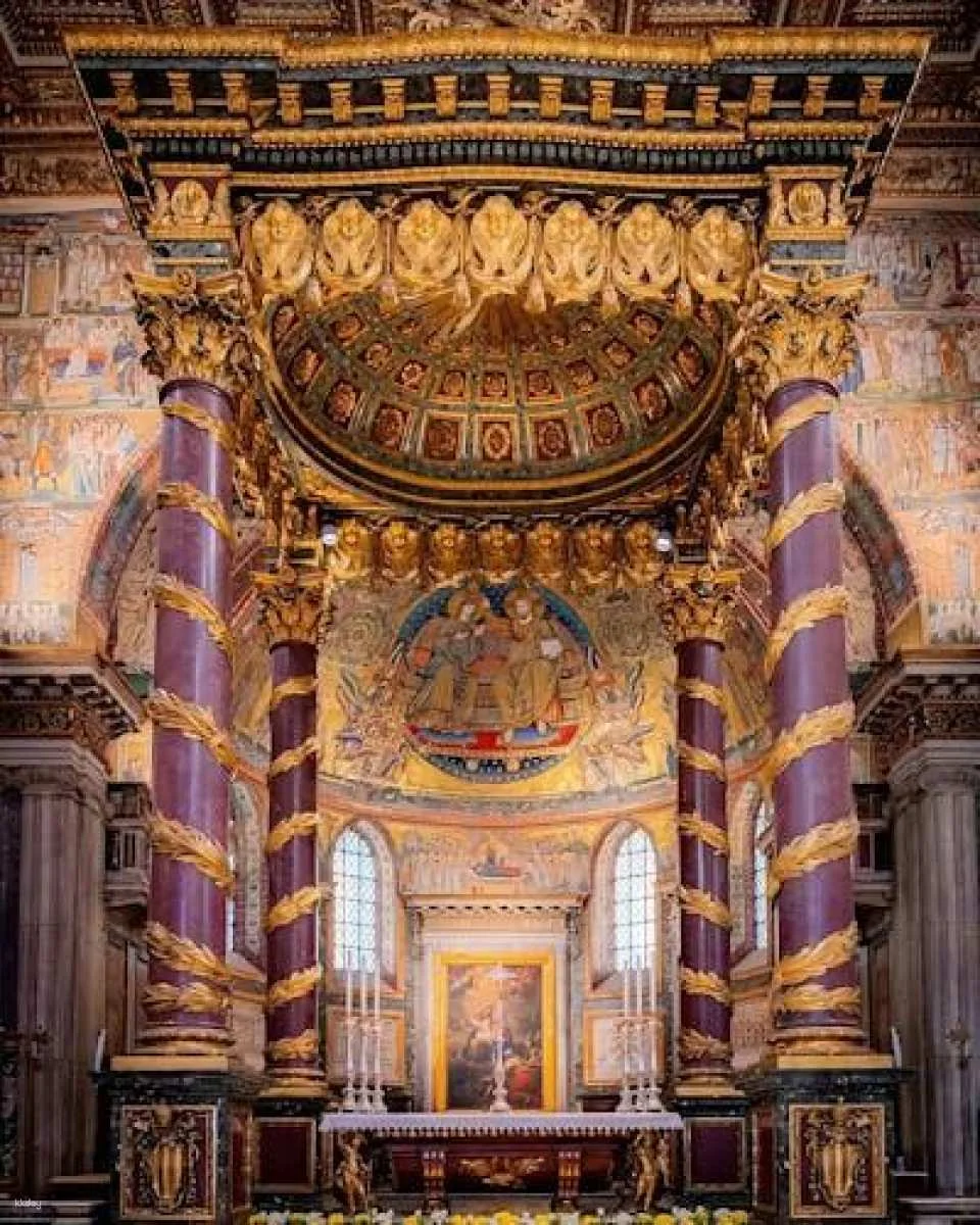 Santa Maria Maggiore and Liberian Museum small group tour