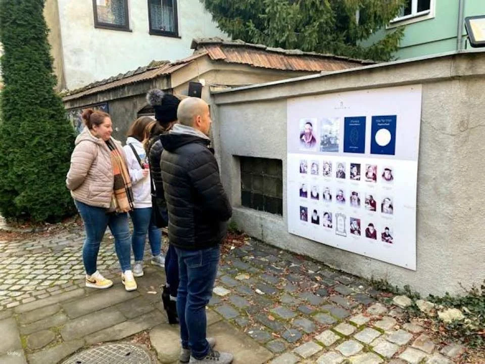 Guided Walking Fun Tour in Kazimierz with a Local