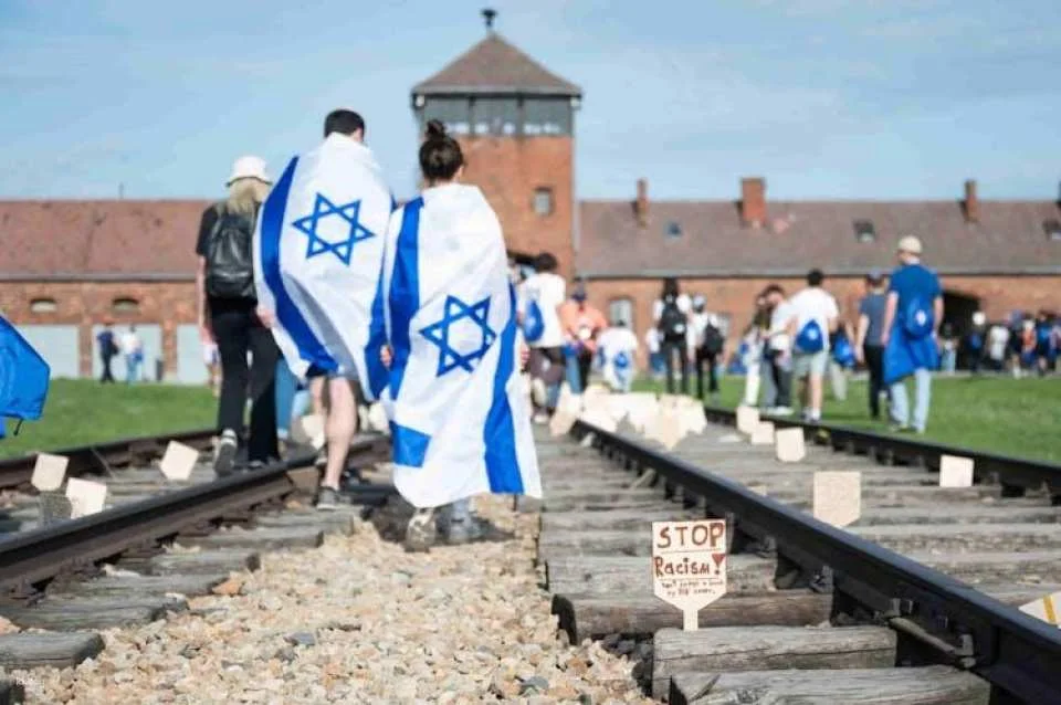 Auschwitz and Birkenau self-guided tour with transfer from Krakow
