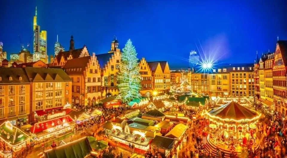 Magical Christmas Atmosphere of Frankfurt Walking Tour