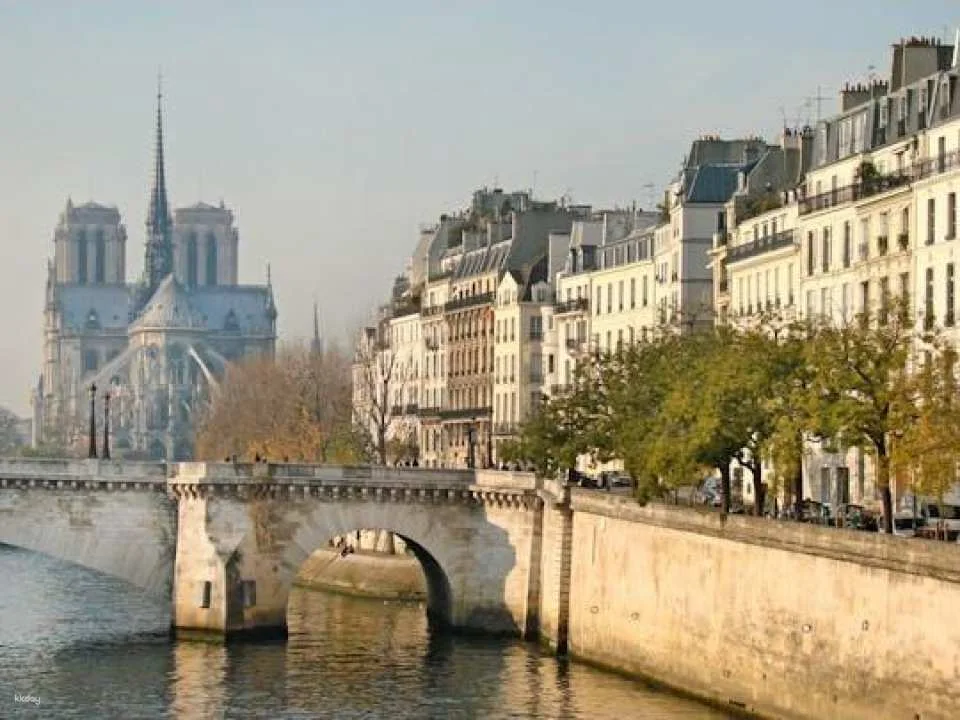 Private Literary Tour of Paris