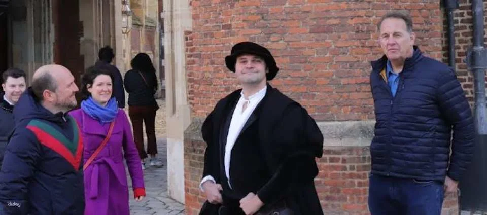 Hampton Court full day access with guided tour and afternoon tea