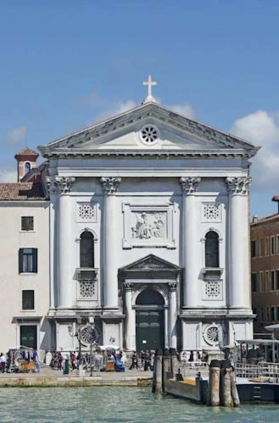 Around Vivaldi: An immersive Experience in the Vivaldi Church