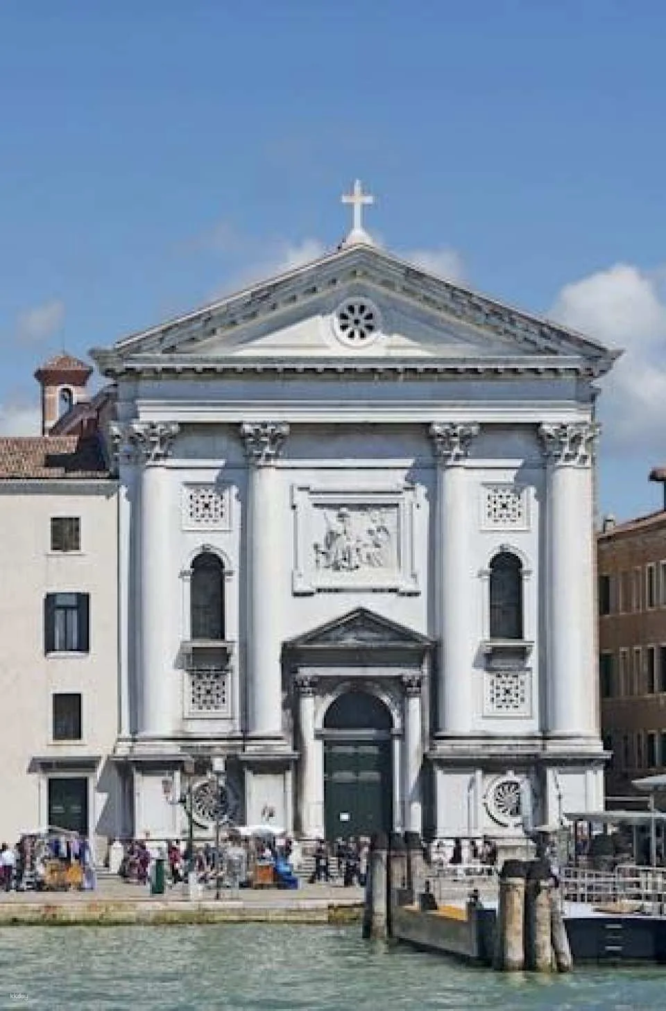 Around Vivaldi: An immersive Experience in the Vivaldi Church