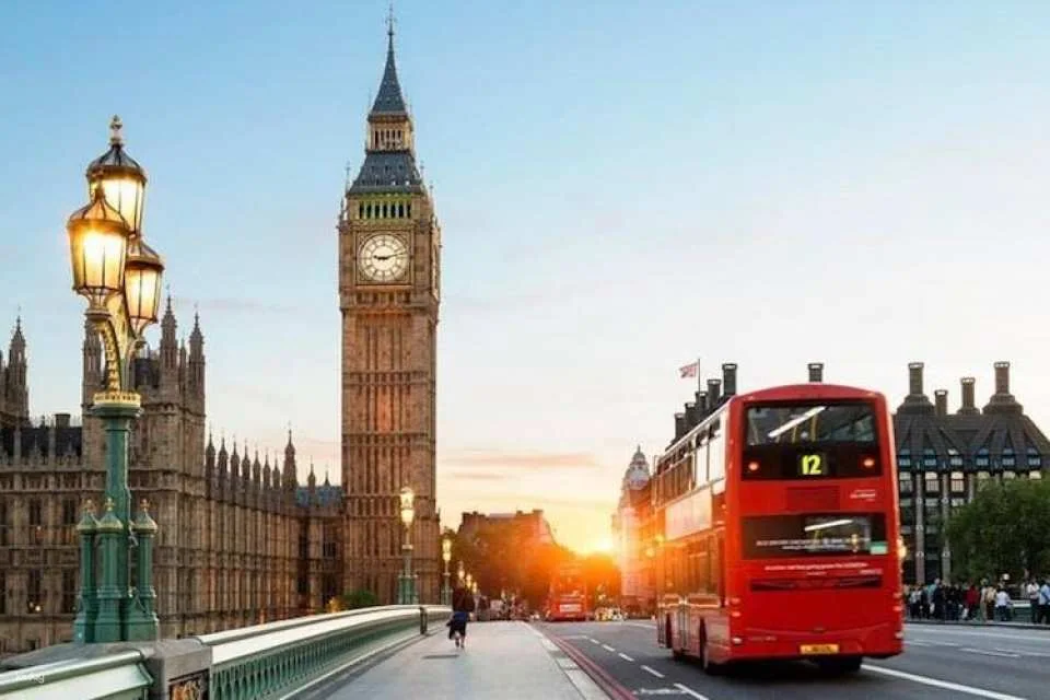 Westminster Walking Tour and London Dungeon Entry