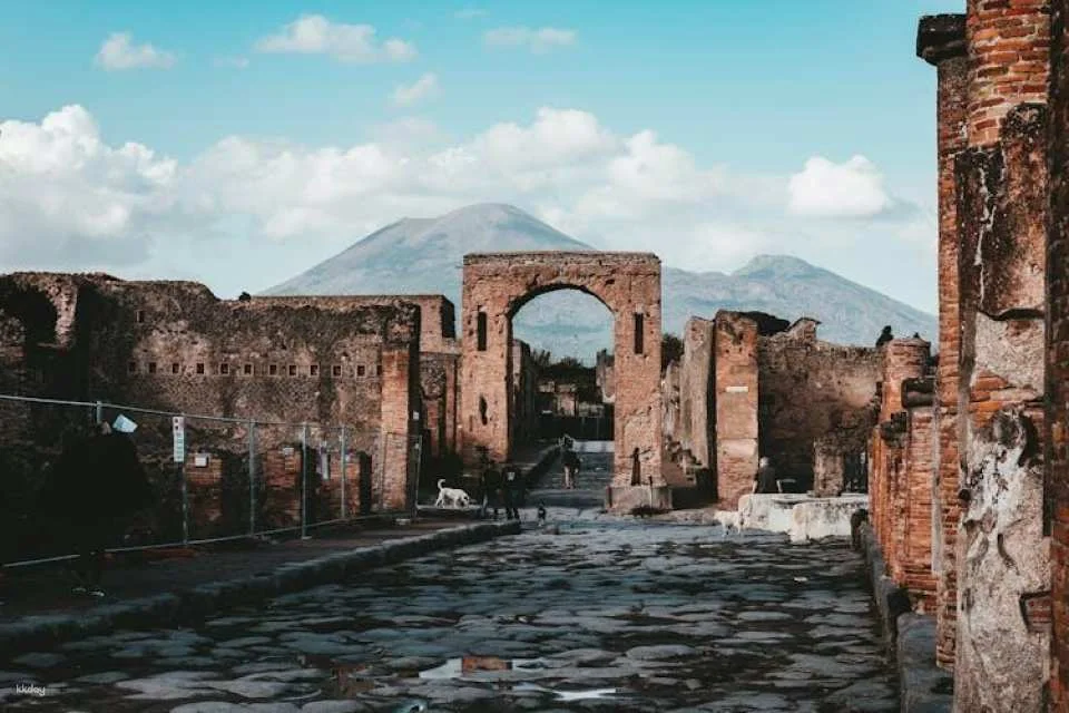 Pompeii audio secret tales self-guided walking tour