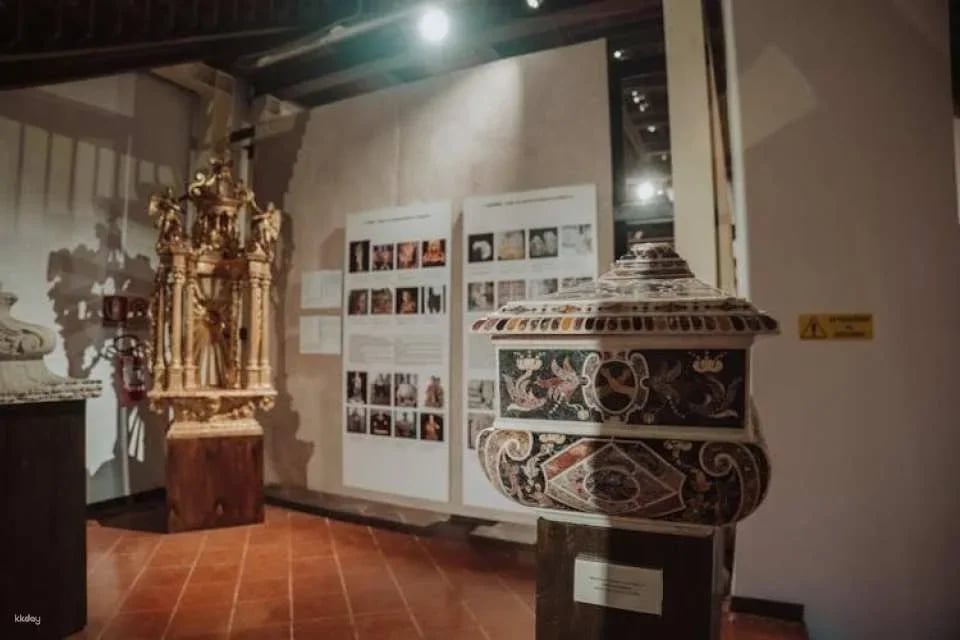 Cloister of St. Claire Guided Tour and Tickets