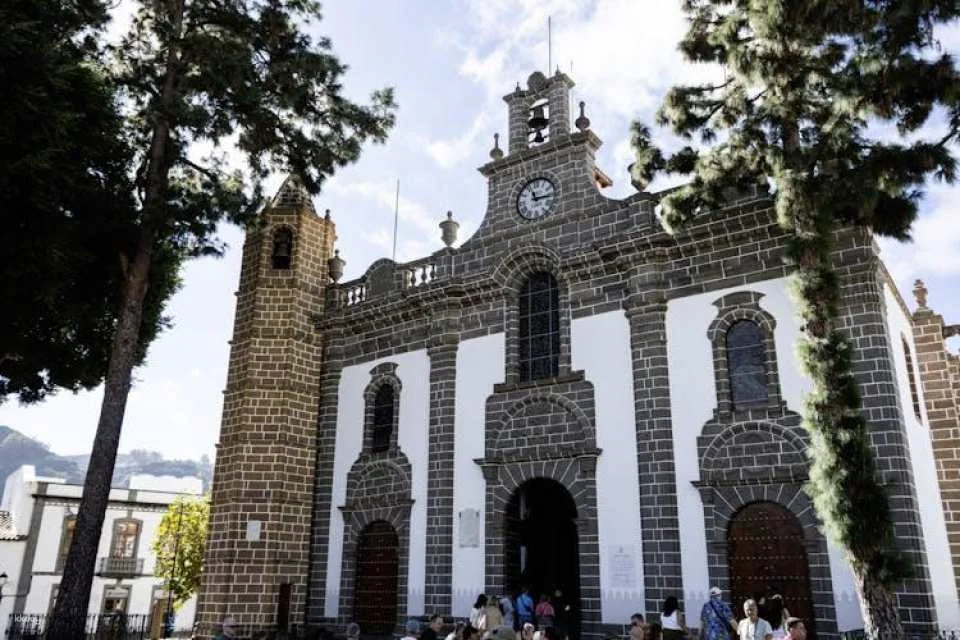 Sunday market tour in Santa Brígida, San Mateo and Teror