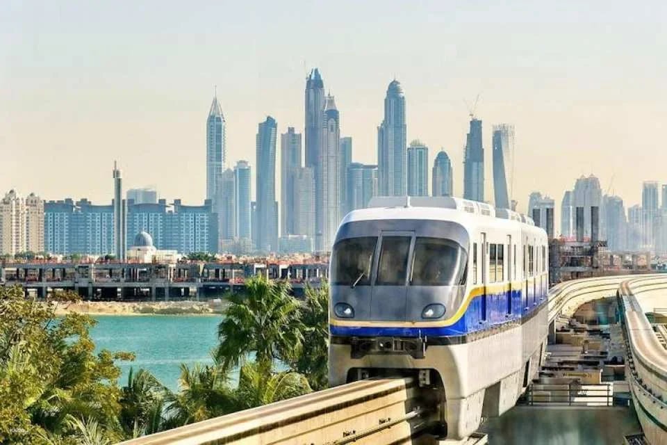 Modern Dubai tour with the View Palm experience