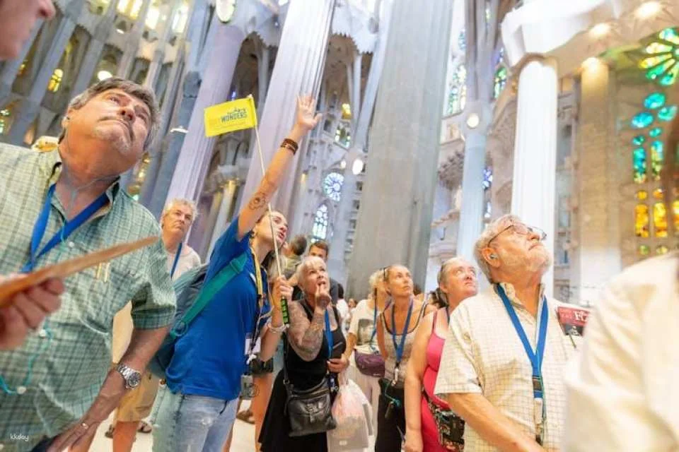 Skip the Line Sagrada Familia & Park Güell Guided Tour