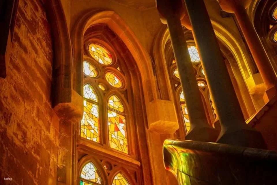 Skip the Line Sagrada Familia & Park Güell Guided Tour