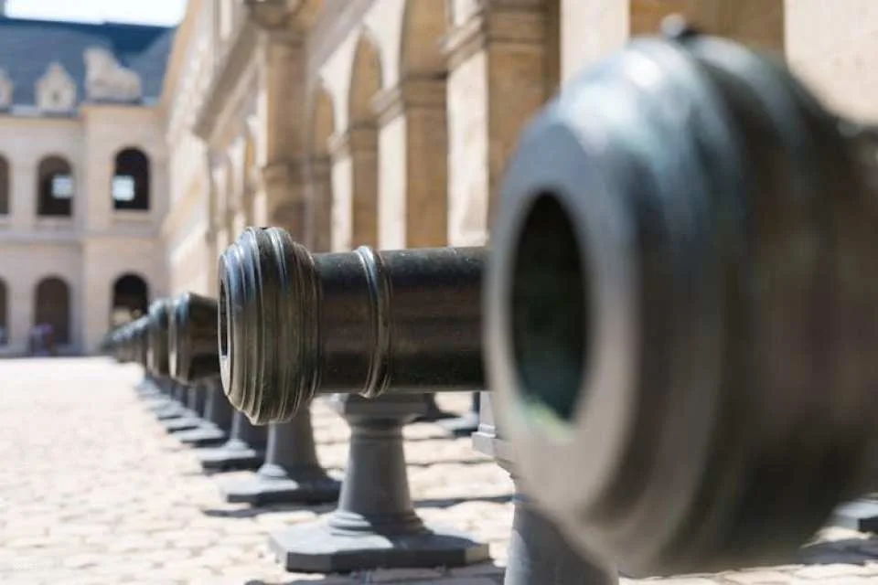 Army Museum Invalides and Napoleon Tomb tickets