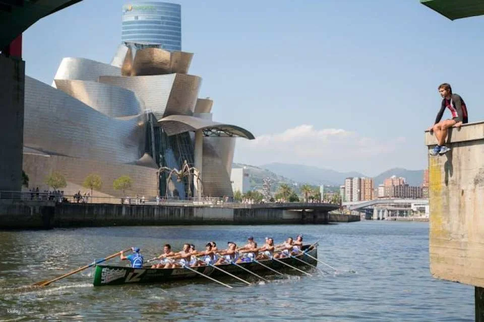 Bilbao and Guggenheim Museum small-group tour from Vitoria