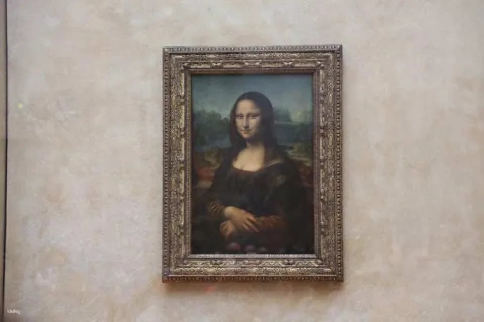 Semi-private Louvre tour with Mona Lisa and Royal Palace
