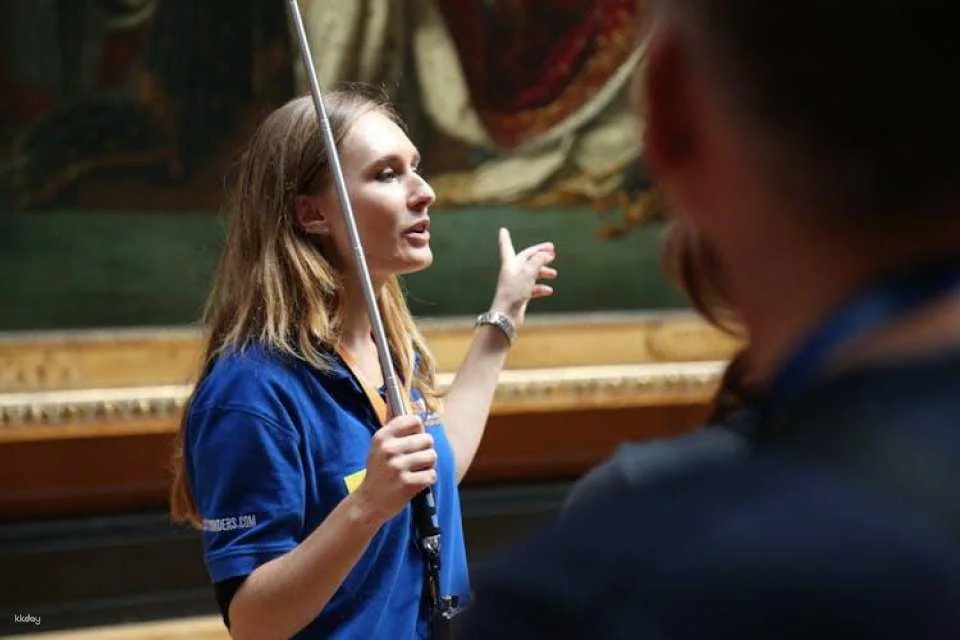 Semi-private Louvre tour with Mona Lisa and Royal Palace
