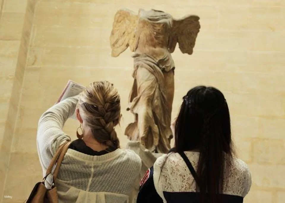 Semi-private Louvre tour with Mona Lisa and Royal Palace