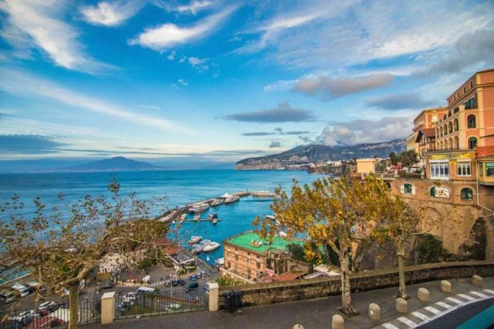 Sorrento and Pompeii day tour from Naples with Positano panorama