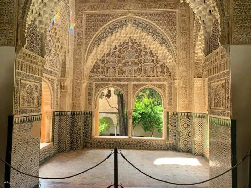 Alhambra, Albaicín and Sacromonte guided tour