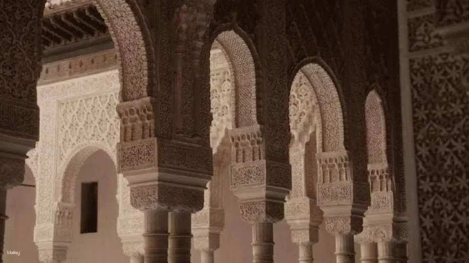 Alhambra, Albaicín and Sacromonte guided tour