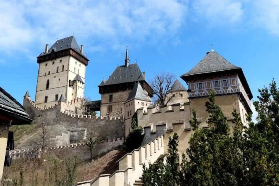 Entry ticket and guided tour of Karlštejn Castle in Prague