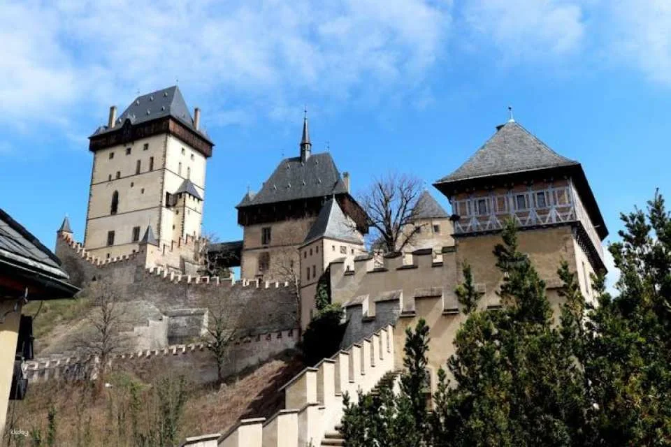 Entry ticket and guided tour of Karlštejn Castle in Prague
