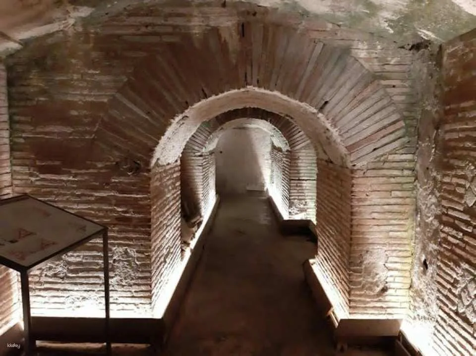 Napoli Sotterranea underground tunnels skip-the-line guided tour